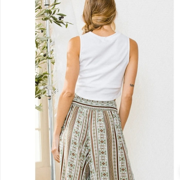 #368 SALE 🛑M, L Off White Knit Rib Crew Neck Crop Top - Picture 4 of 5